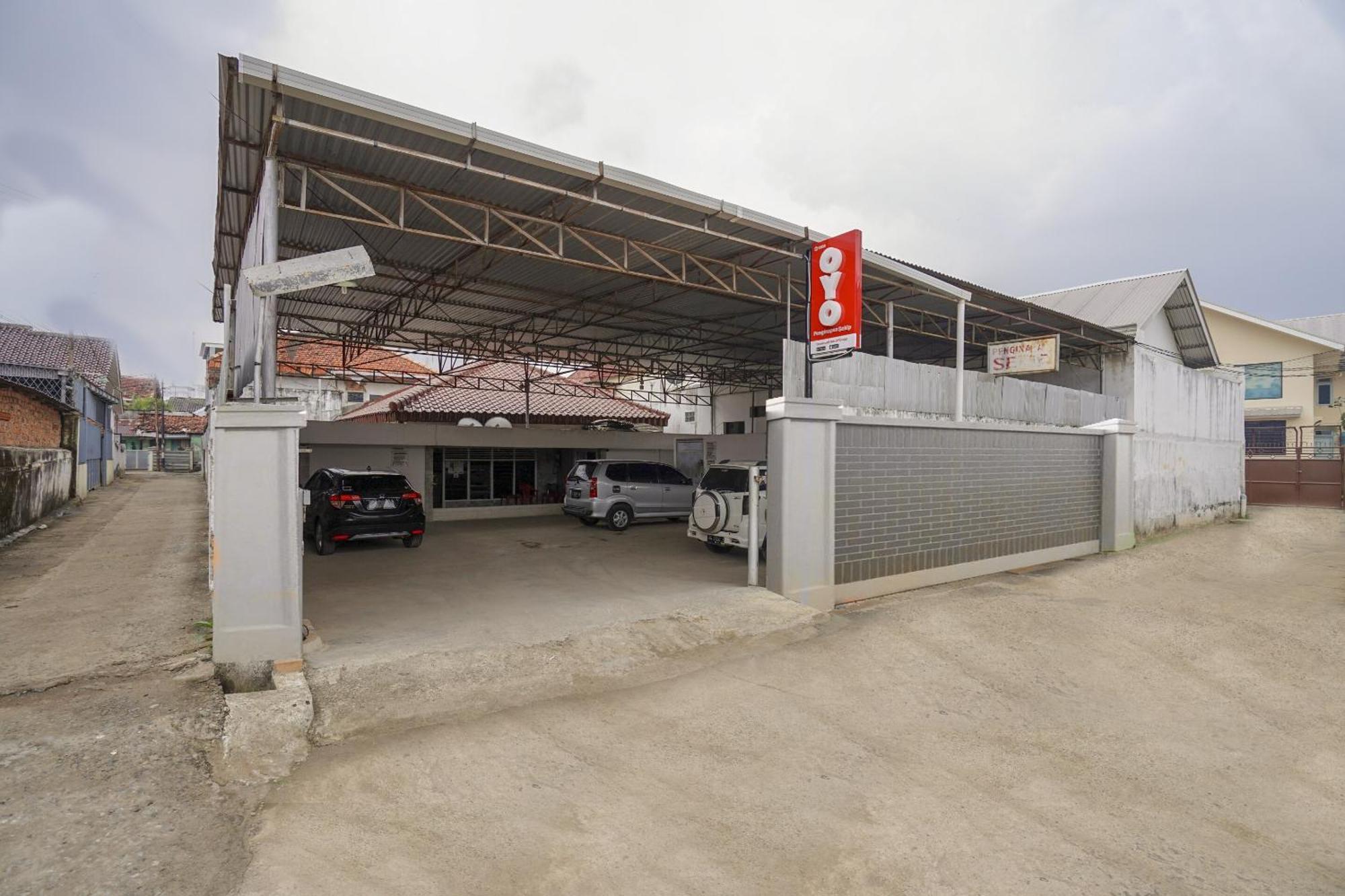 Super Oyo 1868 Penginapan Sekip Palimbão Exterior foto