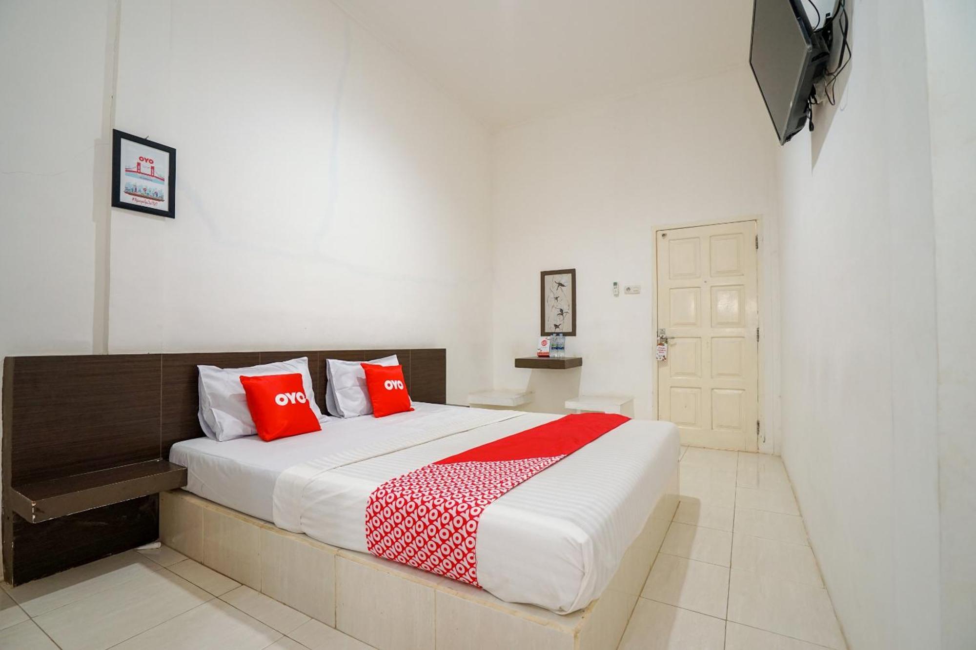 Super Oyo 1868 Penginapan Sekip Palimbão Exterior foto