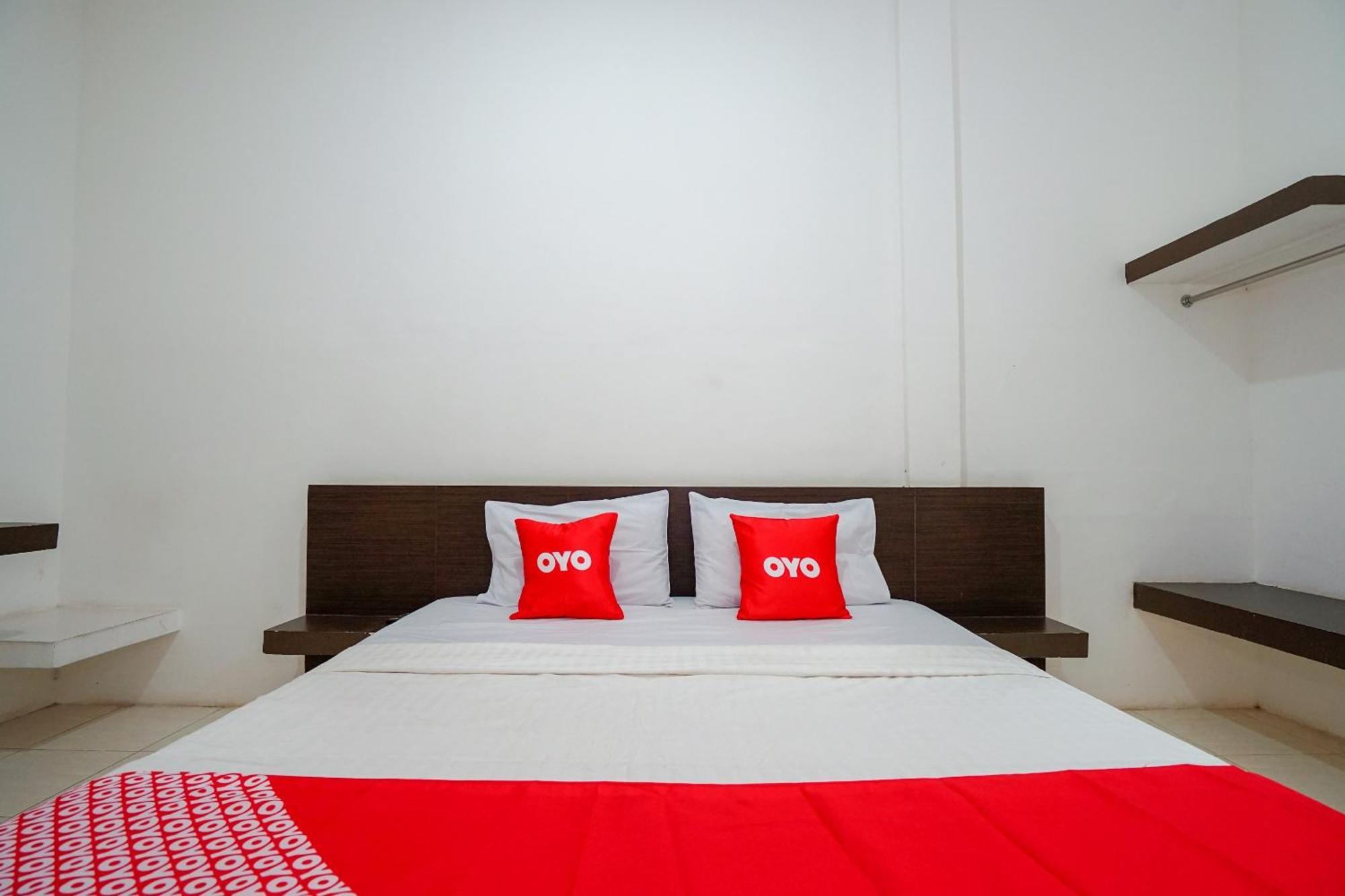 Super Oyo 1868 Penginapan Sekip Palimbão Exterior foto