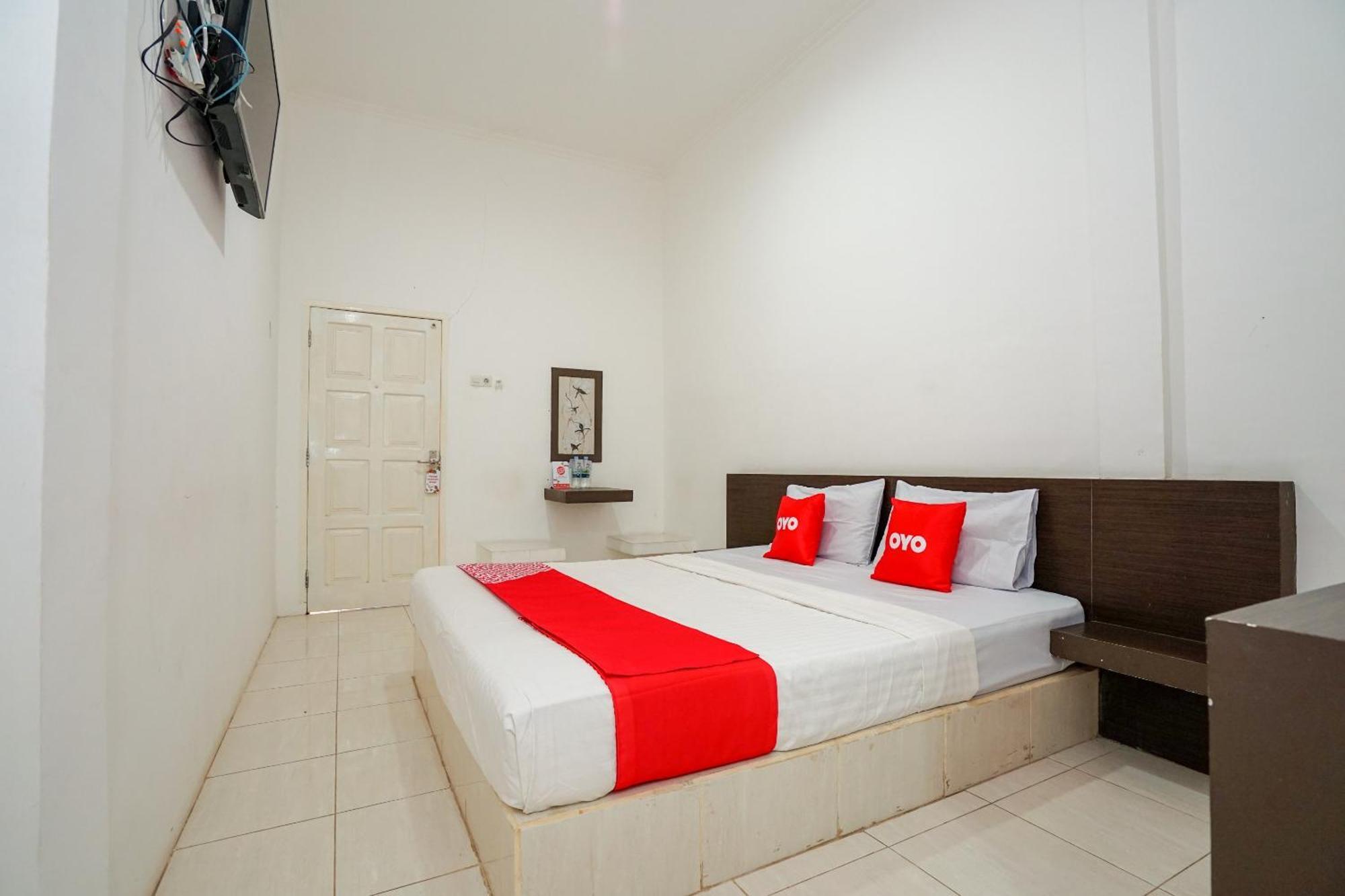 Super Oyo 1868 Penginapan Sekip Palimbão Exterior foto