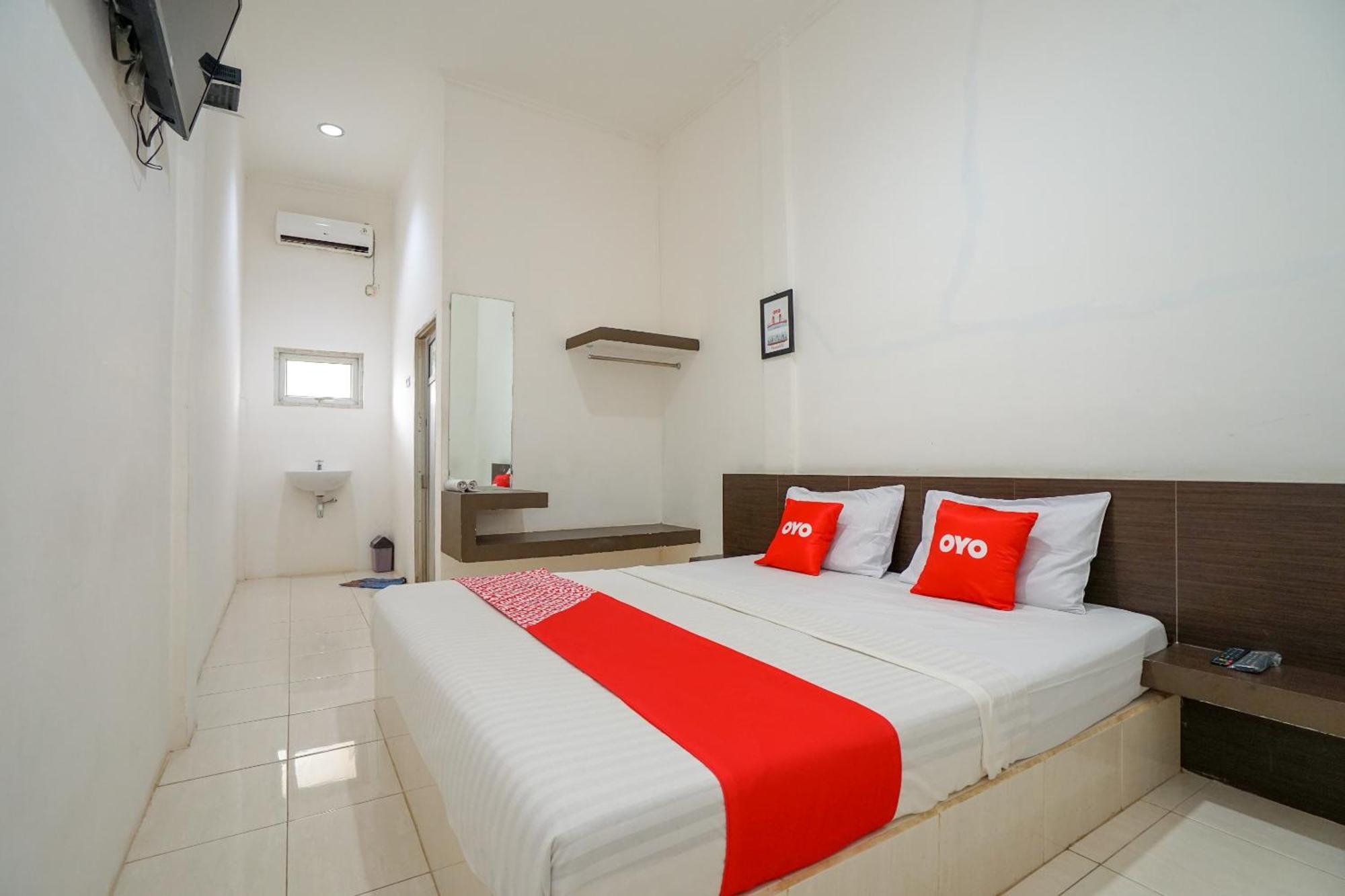 Super Oyo 1868 Penginapan Sekip Palimbão Exterior foto