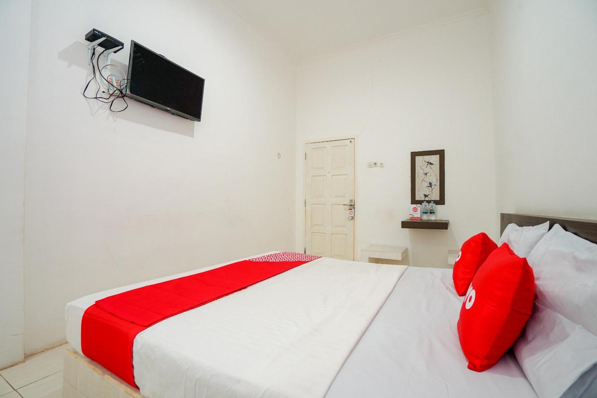 Super Oyo 1868 Penginapan Sekip Palimbão Exterior foto
